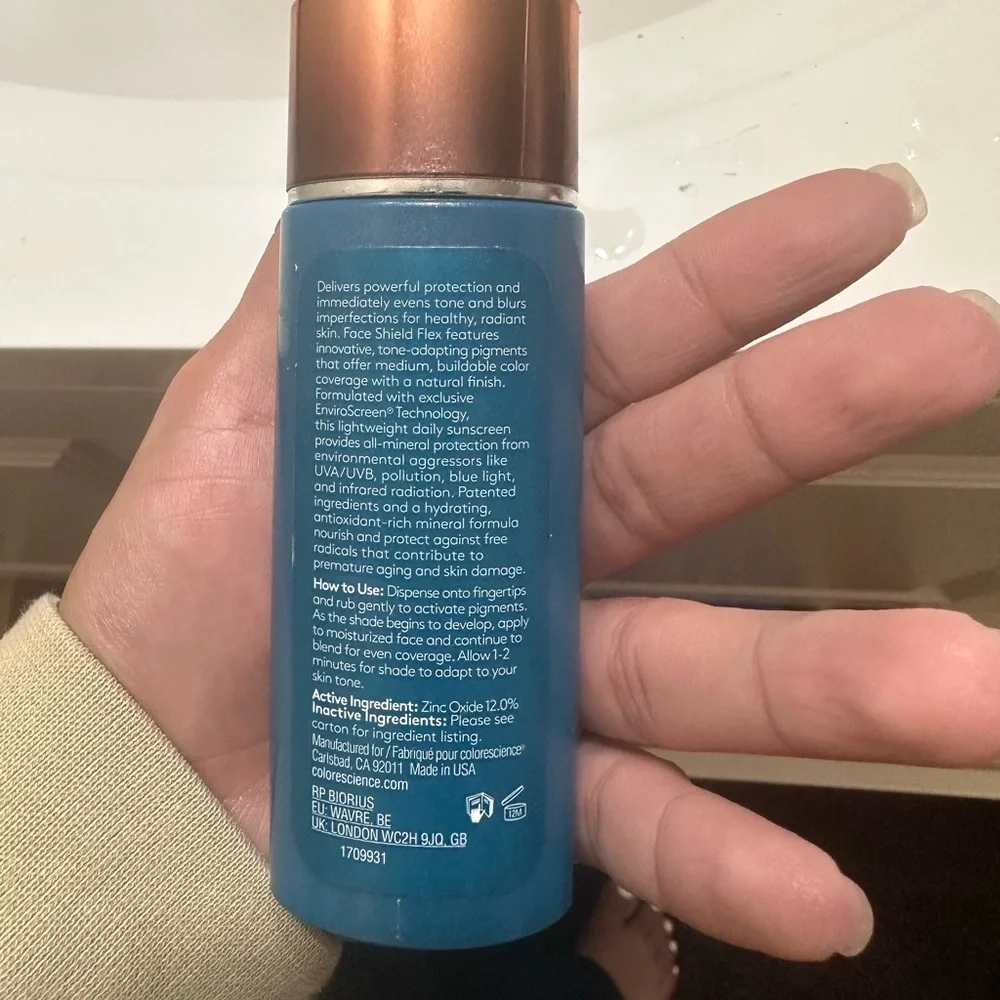 Sunforgettable® Total Protection™ Face Shield Flex SPF 50 - Picture 2 of 3